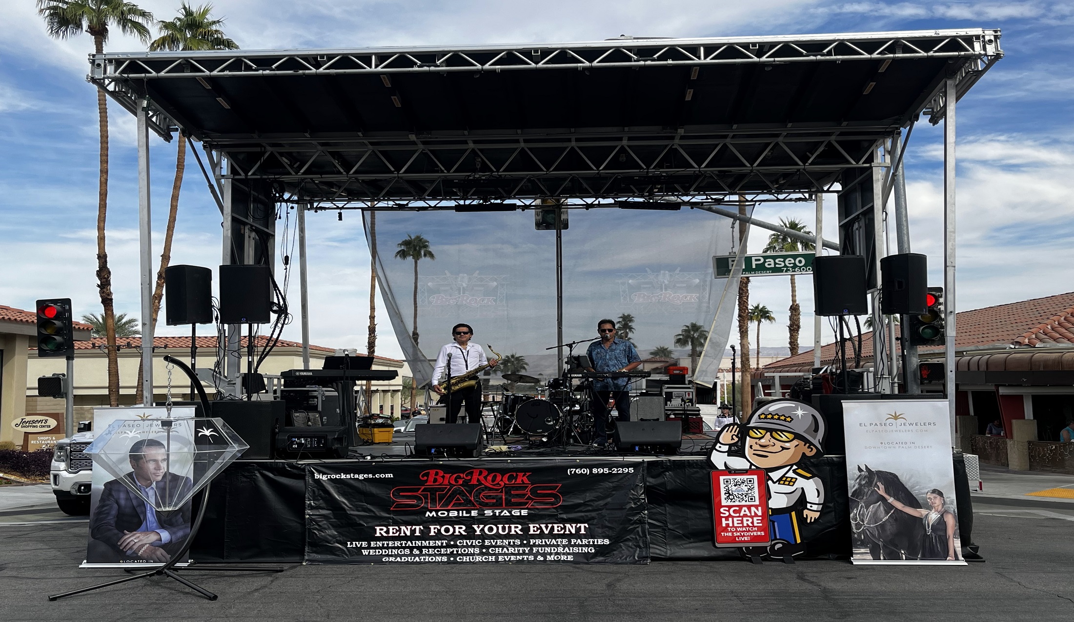 Mobile Stage Image 18